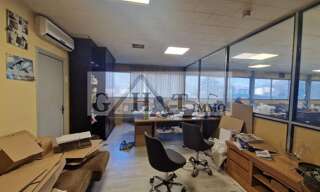 Local industriel  1875 m² à louer à Bobigny (93000)