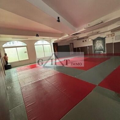 Commerce  1380000 €