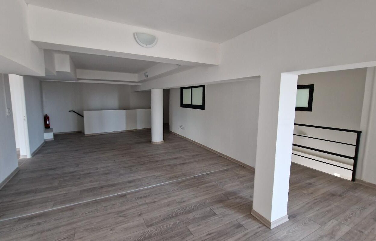 bureau  pièces 380 m2 à vendre à Saint-Denis (97400)