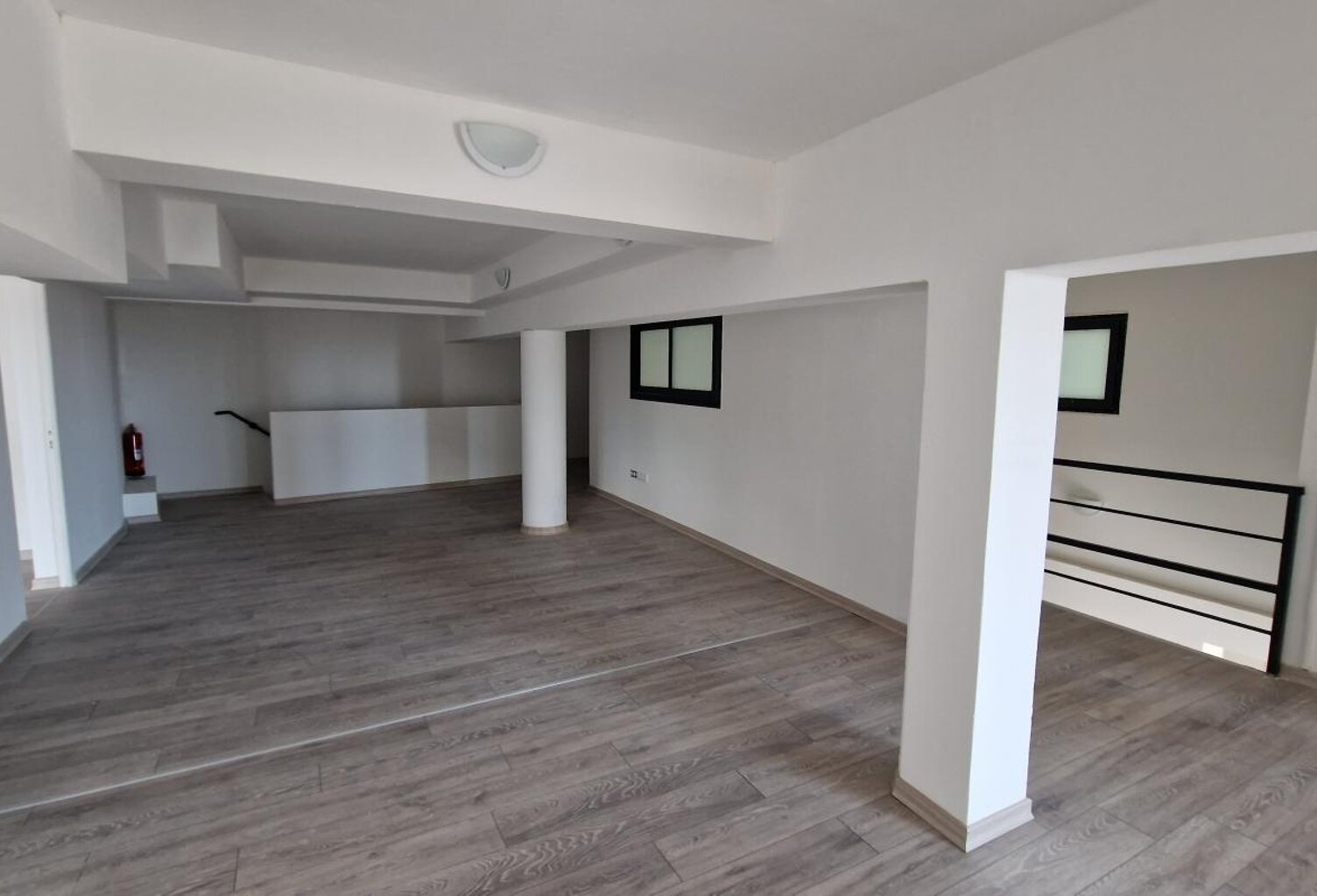 BUREAUX 380 M² A VENDRE / LA POSSESSION — photo 1