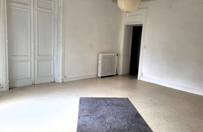 33920 - SECTEUR BLAYE - DEMEURE DE CARACTERE 470M² HABITABLES ET GRAND JARDIN — photo 5