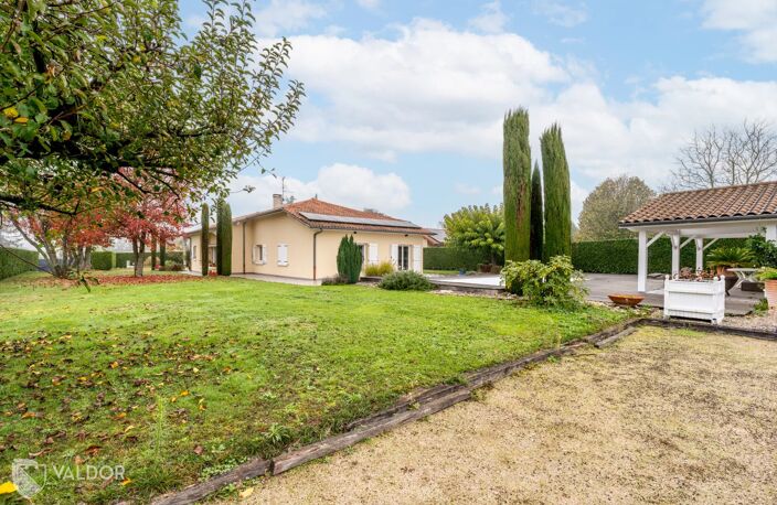 Bien vendu : Maison 190 m² Péronnas (01960) — photo 3
