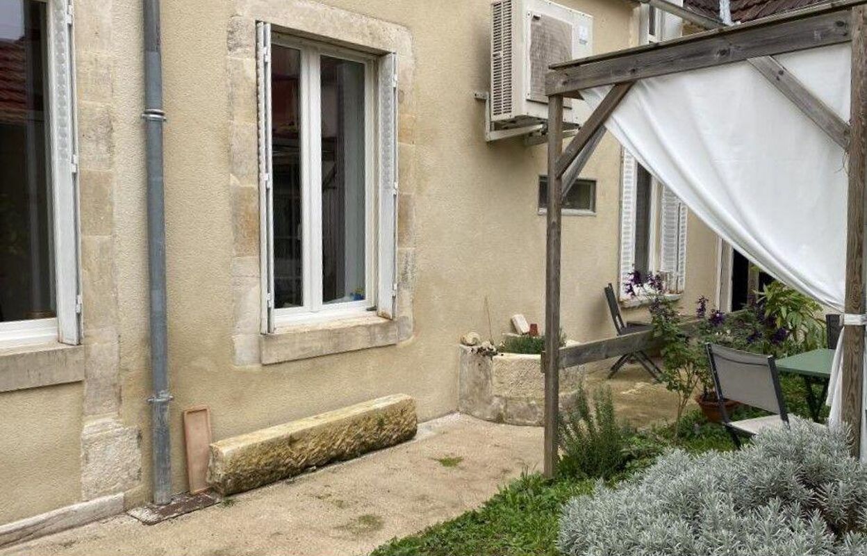 maison 6 pièces 99 m2 à vendre à Saint-Amand-Montrond (18200)