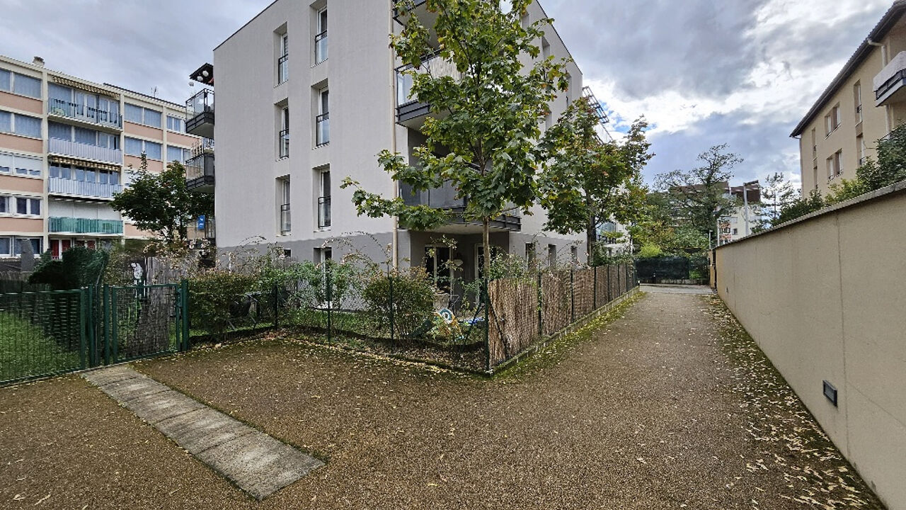 appartement 5 pièces 73 m2 à louer à Saint-Priest (69800)