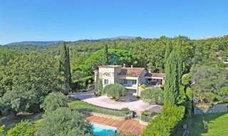 Maison 10 Pièces 231 m² à vendre à Le Rouret (06650)