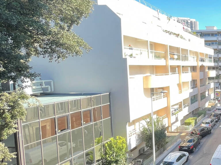 CARRE D'OR - PARADIS / PRADO 2 GARAGE — photo 1