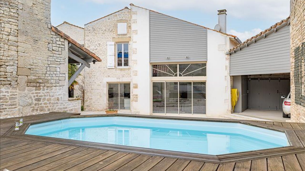 maison 5 pièces 160 m2 à vendre à Dampierre-sur-Boutonne (17470)