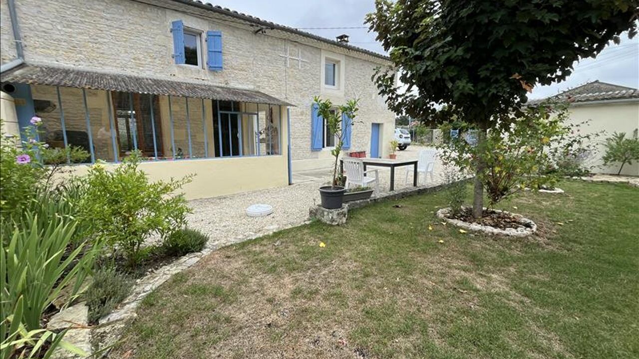 maison 8 pièces 140 m2 à vendre à Aumagne (17770)