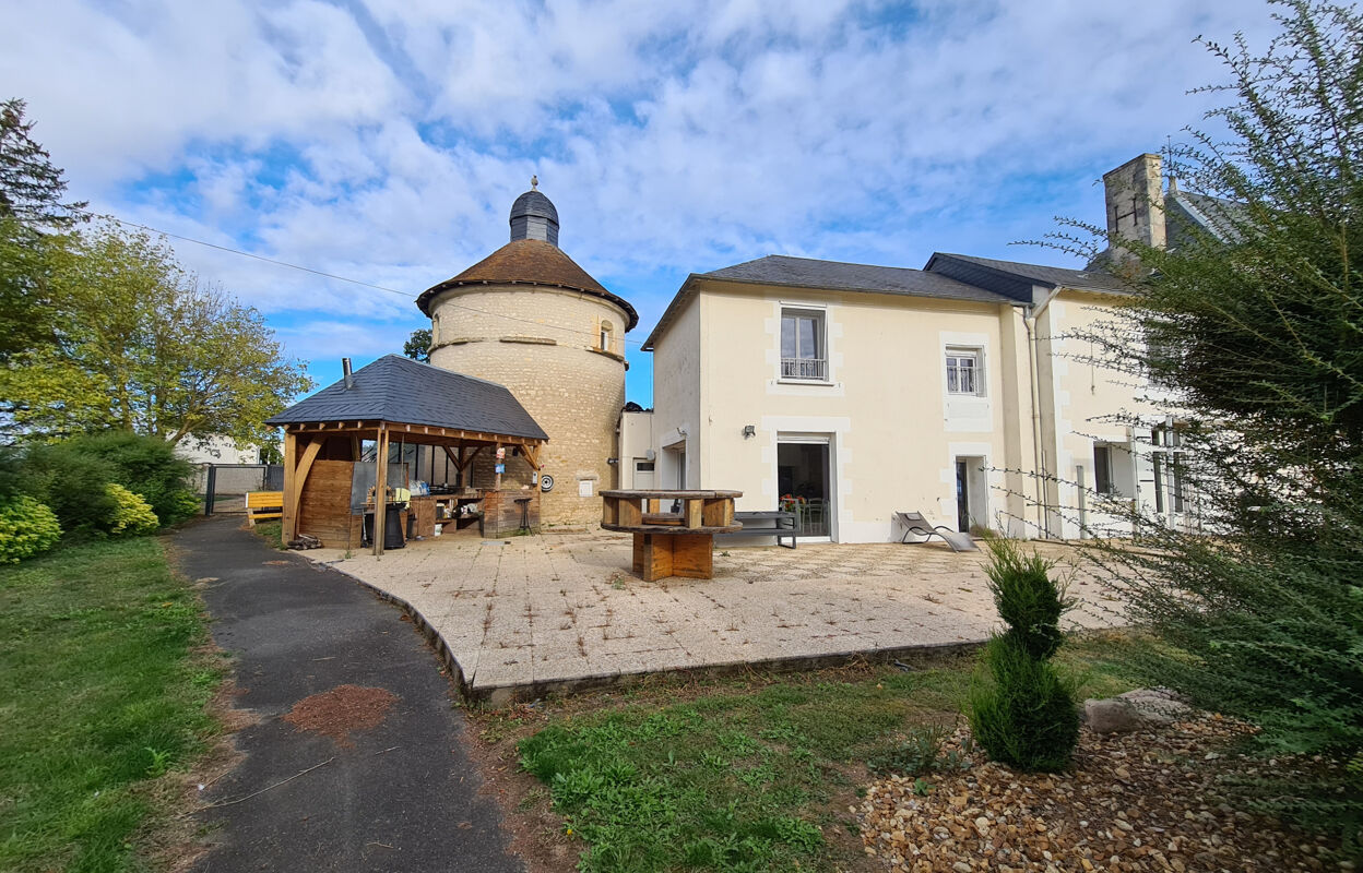 maison 15 pièces 650 m2 à vendre à Vendeuvre-du-Poitou (86380)