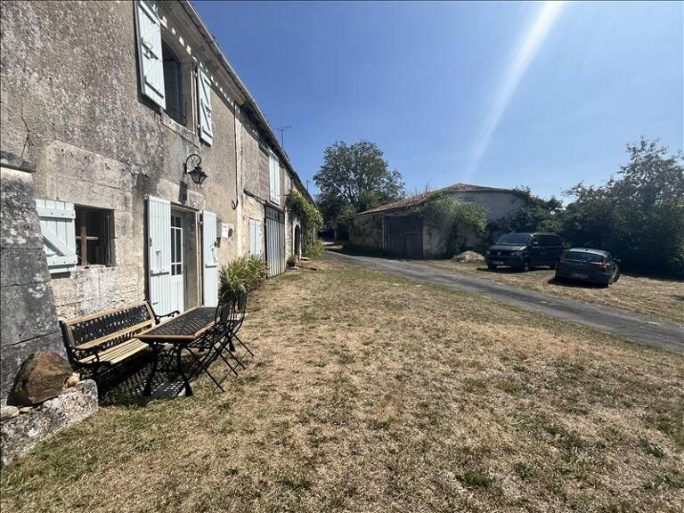 Maison en pierre de 2 pièces principales — photo 1