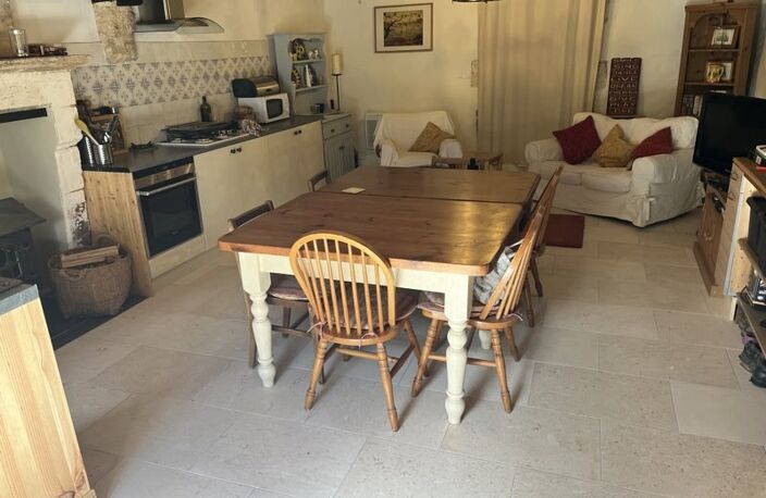 Maison en pierre de 2 pièces principales — photo 3
