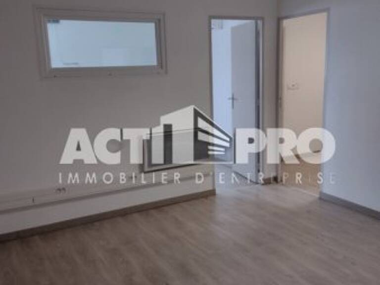Entrepot à vendre — photo 1