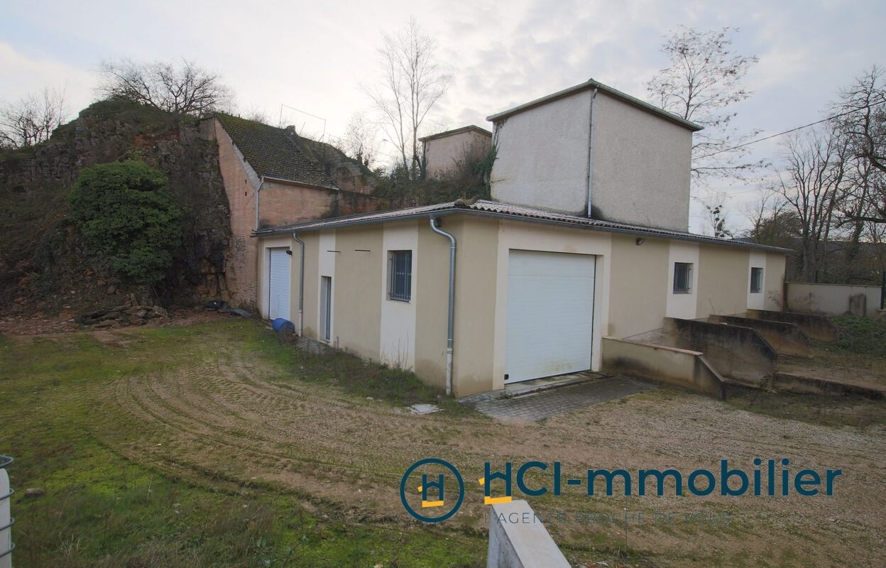 local industriel  pièces 230 m2 à vendre à Saint-Martin-sous-Montaigu (71640)