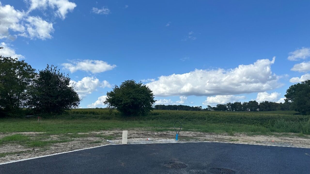 terrain  pièces 350 m2 à vendre à Castres-Gironde (33640)