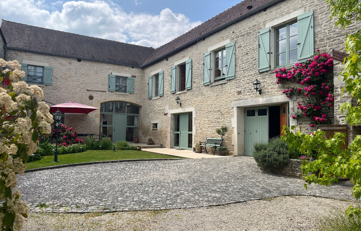 maison 12 pièces 414 m2 à vendre à Montbard (21500)