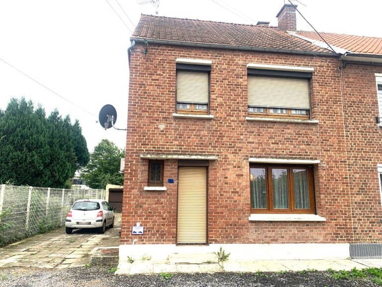 Maison semi individuelle à rénover avec garage, bâtie sur un — photo 1