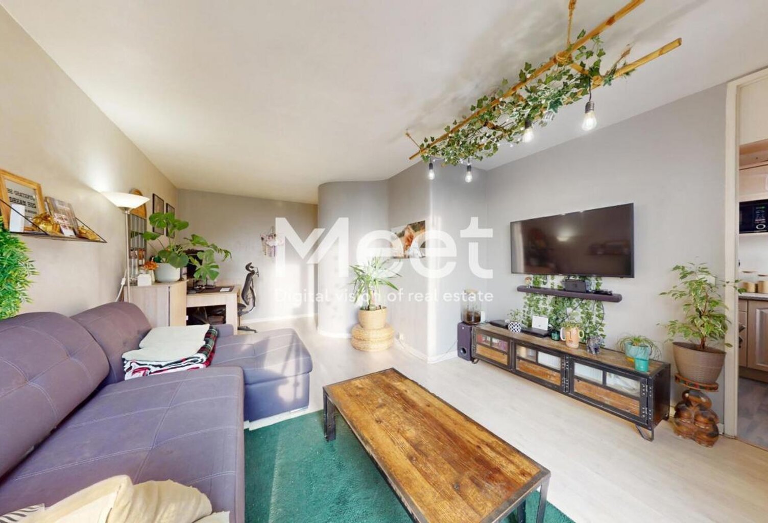 ELANCOURT - Spacieux appartement type F2 en centre ville, avec balcon — photo 1