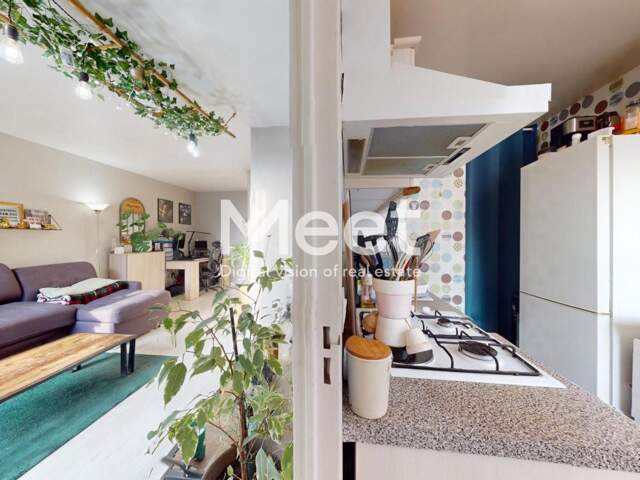ELANCOURT - Spacieux appartement type F2 en centre ville, avec balcon — photo du bien