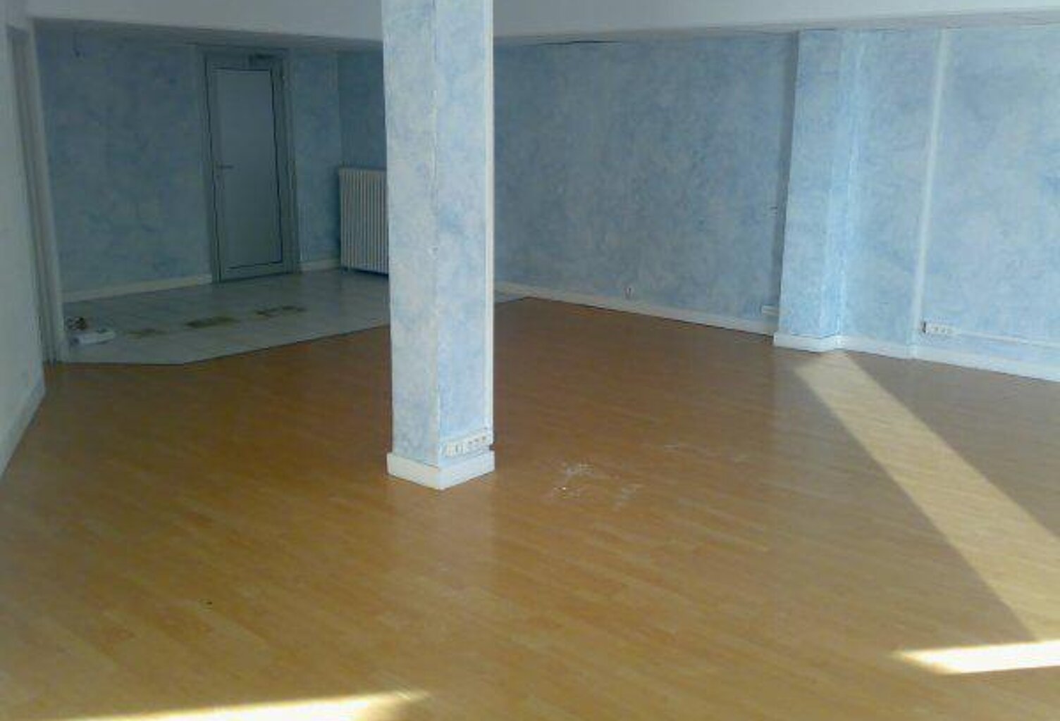 Location commerce  71 m² à Fontaine (38600) — photo 1