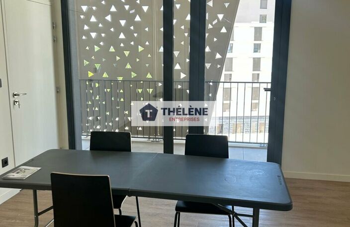 ENSEMBLE DE BUREAUX à LOUER — photo 3