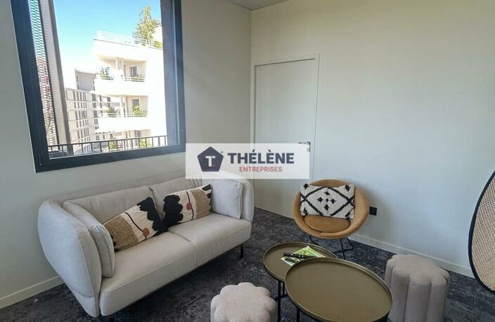 ENSEMBLE DE BUREAUX à LOUER — photo 4