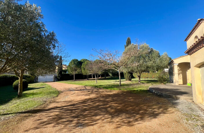 Villemoustaussou (Carcassonne) : villa sur 2000 m2 de terrai — photo 4
