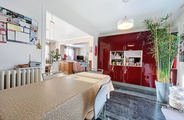 INTÉRIEUR EN TRÈS BON ÉTAT - MAISON 7 PIÈCES AVEC TERRASSE — photo 5