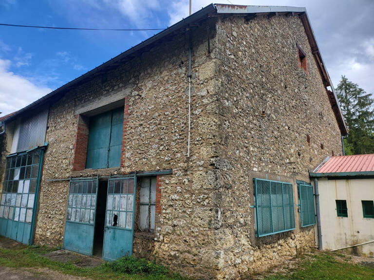 Maison Nantilly 1 pièce(s) 200 m2 — photo 1
