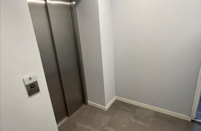 A VENDRE Centre de LENS F2 entièrement rénové - ascenseur - poss — photo 2