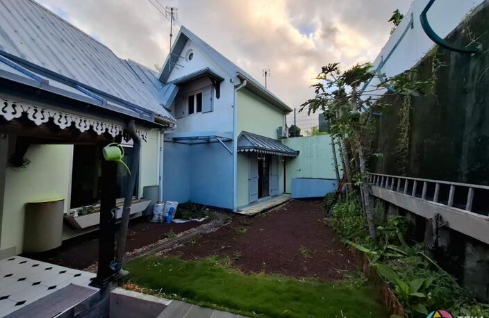 A VENDRE à Saint André Spécial investisseur - Fort potentiel locatif + plus de 300 m² exploitables — photo 2