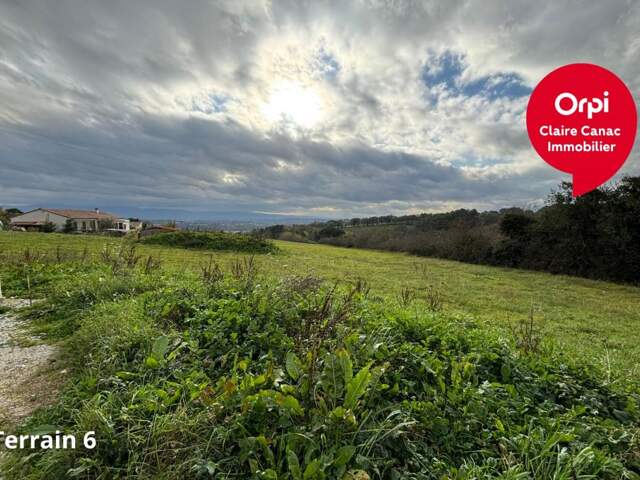 Terrain constructible  899 m² — photo du bien