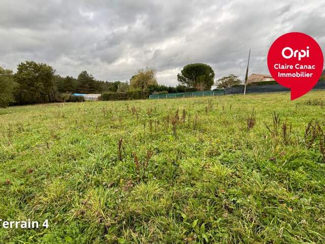 Terrain constructible 976 m² — photo du bien