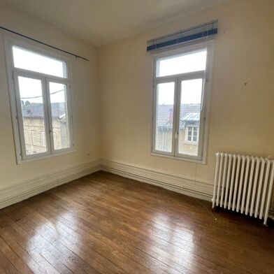 Appartement 9 pièces 148000 €