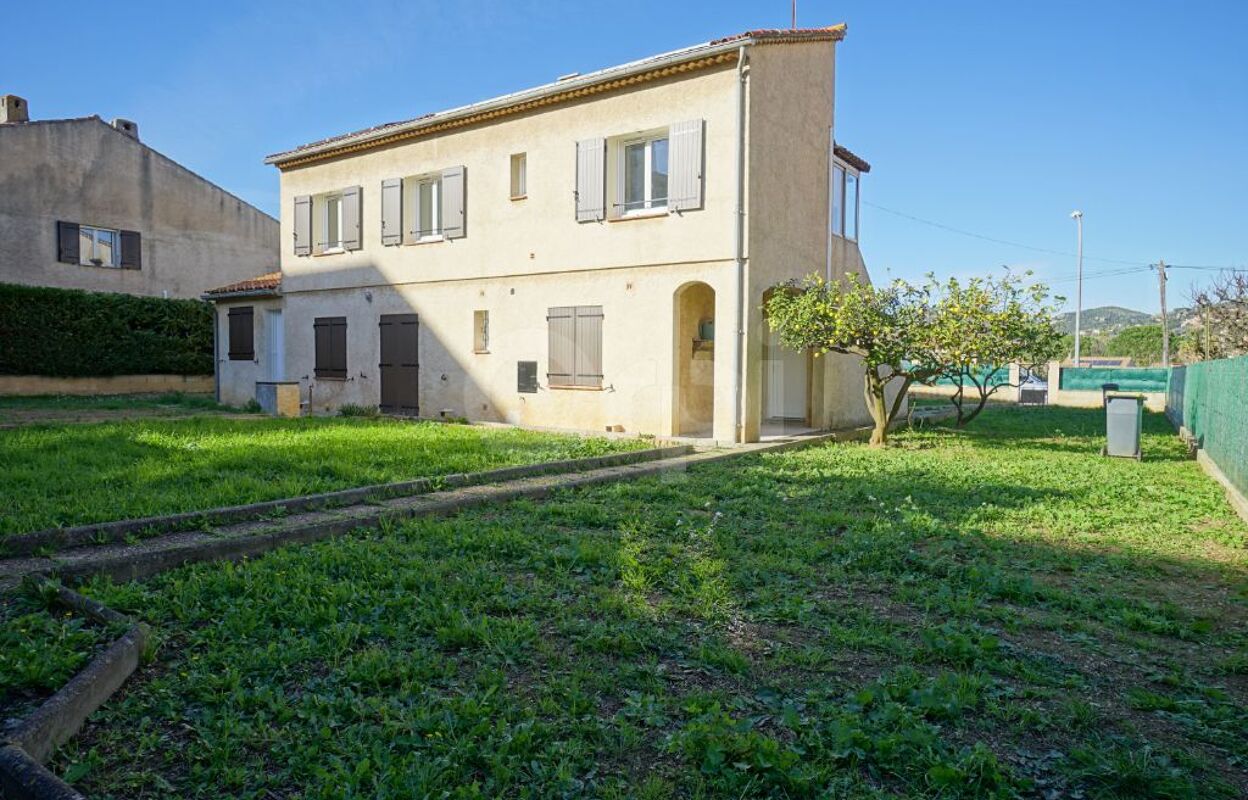 maison 4 pièces 81 m2 à louer à Hyères (83400)