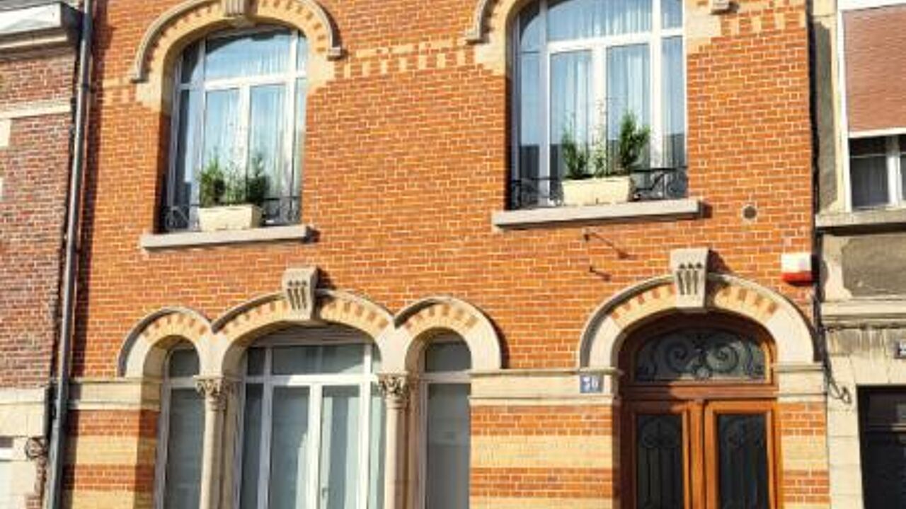 maison 8 pièces 275 m2 à vendre à Saint-Quentin (02100)