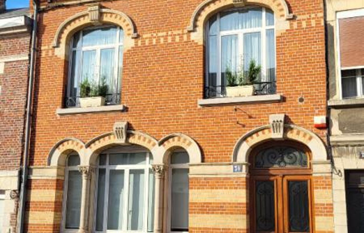 maison 8 pièces 275 m2 à vendre à Saint-Quentin (02100)