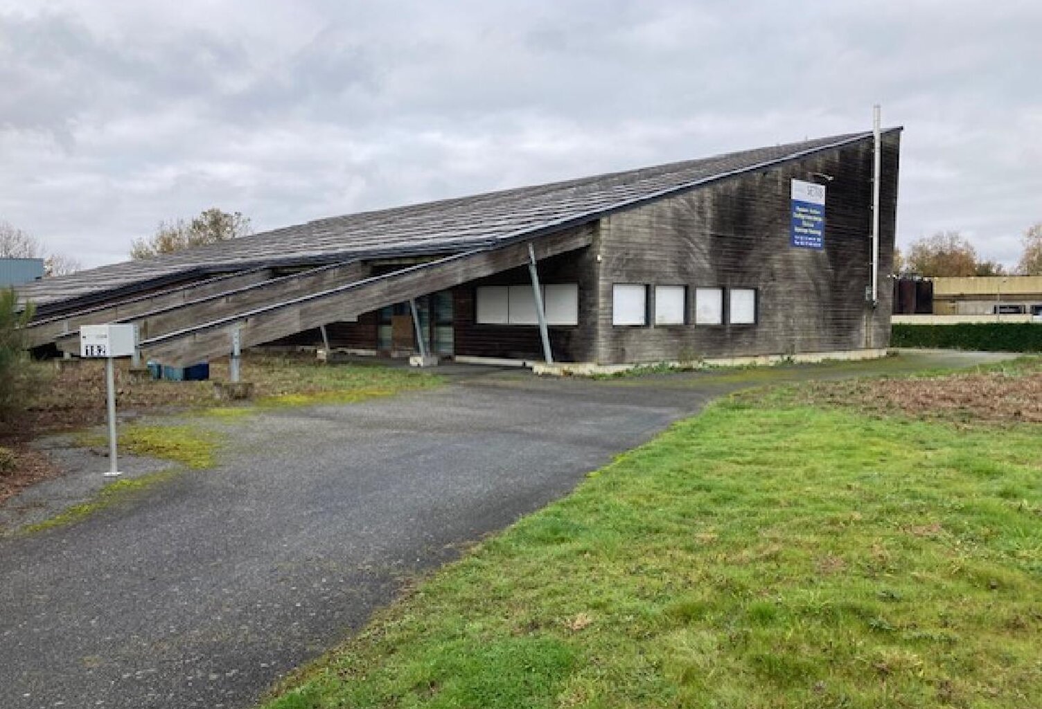 Local commercial Local — photo 1