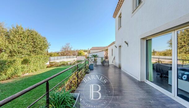 Villa / Maison 8 pièces  à vendre Aix-en-Provence 13100