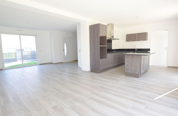 78310 - MAUREPAS - MAISON DE 2019 - 5 CHAMBRES AVEC JARDIN — photo 4