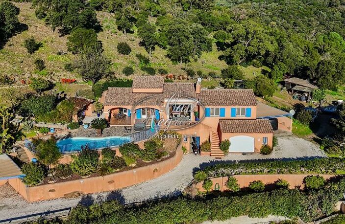 CAVALIERE MAISON D'ARCHITECTE AVEC PISCINE VUE MER CALME BEL ENV — photo 4