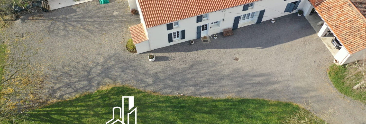 Maison 7 Pièces 205 m² à vendre à Les Velluire-sur-Vendée (85770)