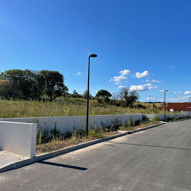 Local industriel  77900 €