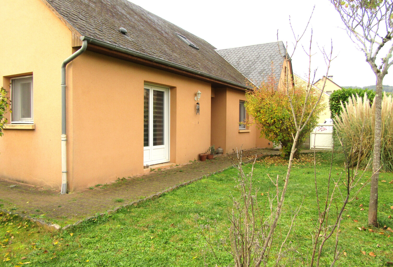 EXCLUSIVITE SAINT CHRISTOPHE Villa T5 de 2002 sur 710 m² de terrain  — photo 1