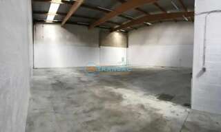 Local industriel  564 m² à louer à Émerainville (77184)