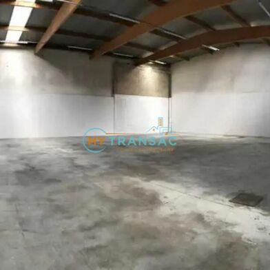 Local industriel  4465 €