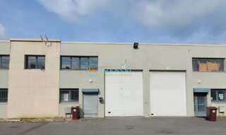 Local industriel  387 m² à louer à Émerainville (77184)