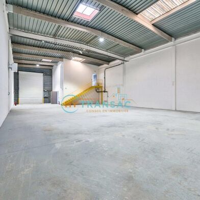 Local industriel 322 m²