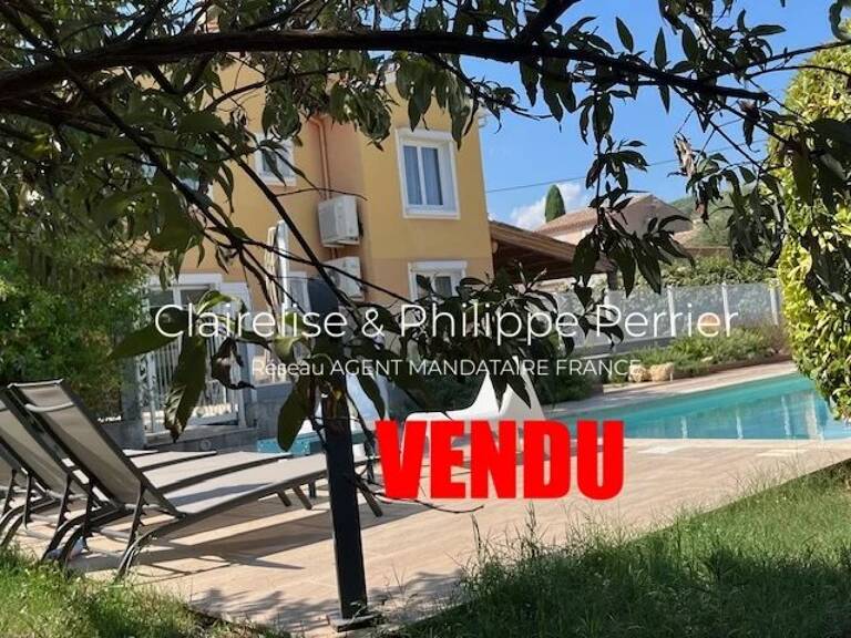 EXCLUSIVITÉ - Propriété 4 chambres avec chbre parentale RDC — photo 1