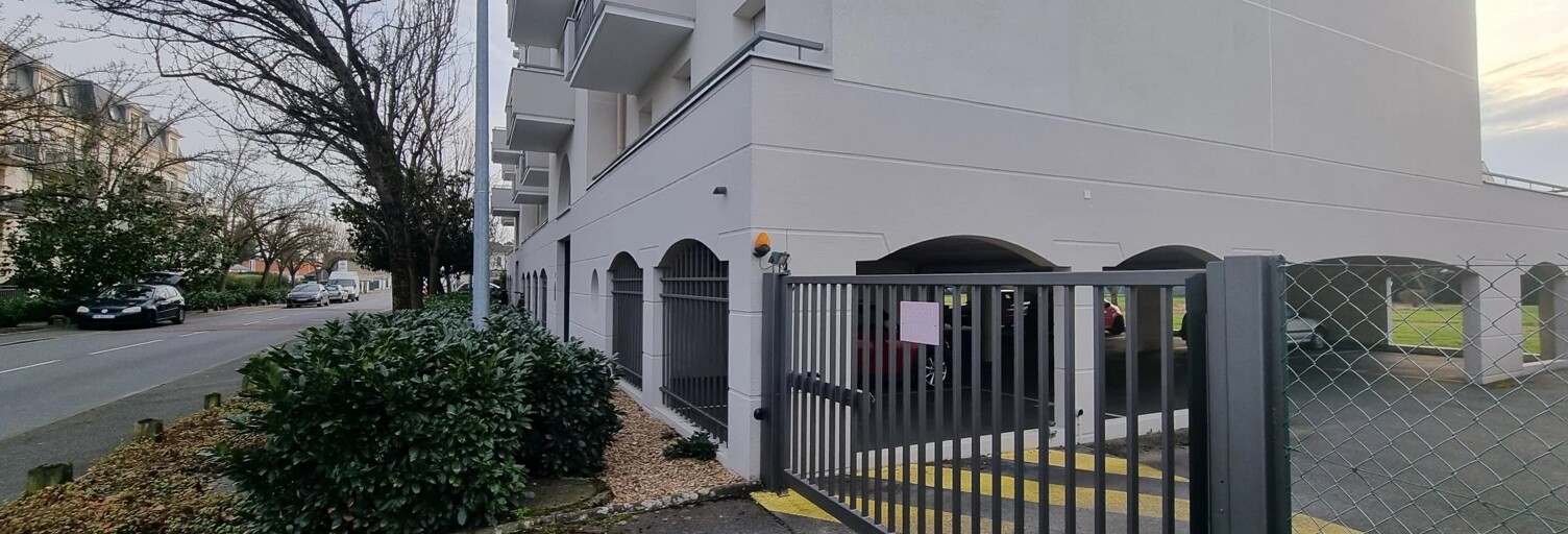 Garage   m² à vendre à Orléans (45100)