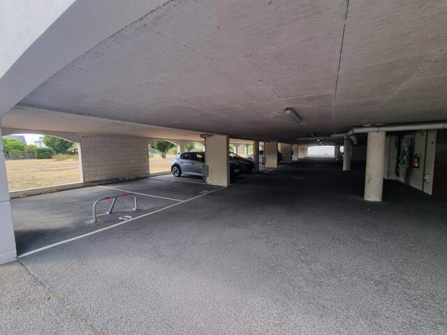 PLACE DE STATIONNEMENT PRIVATIVE & COUVERTE – ORLÉANS SUD — photo du bien